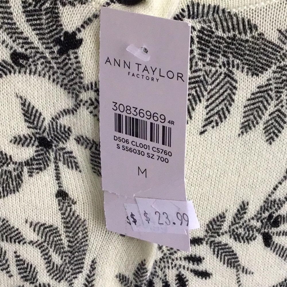 Ann Taylor factory, medium cotton cardigan NWT - Picture 4 of 6